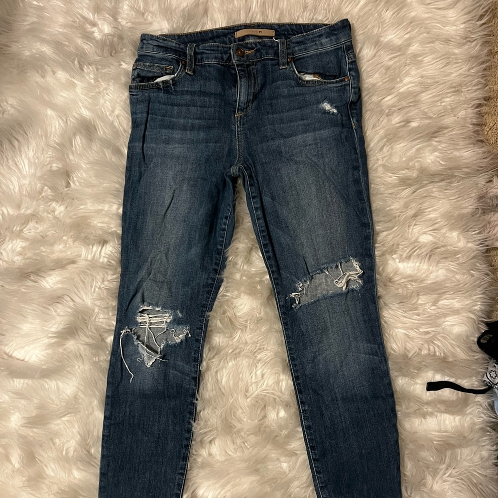 Size 28 joes jeans! With rips